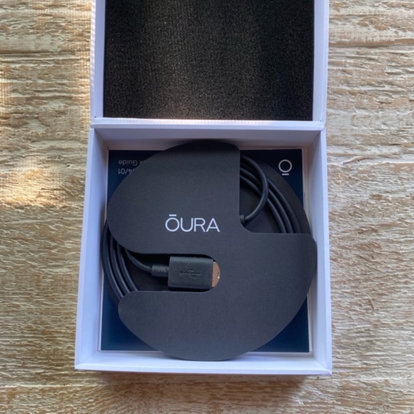 OURA Horizon Ring GEN 3 - Brand New in Box! BLACK - Picture 3 of 3